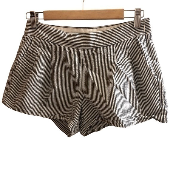 J. Crew Pants - J Crew Seersucker Pleated Shorts Size 2